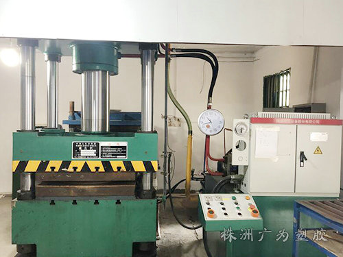 200吨模压机