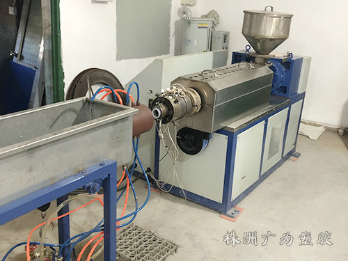 45型氟塑料挤出机